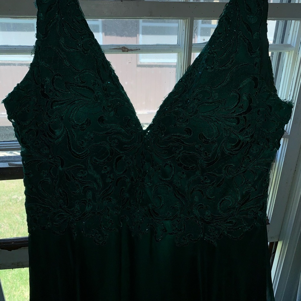 emerald green prom dress